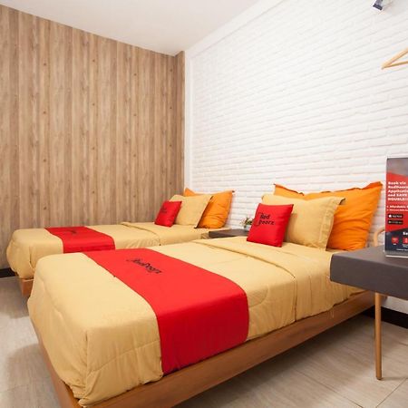 Reddoorz Near Museum Angkut Batu Hotel Batu  Bagian luar foto