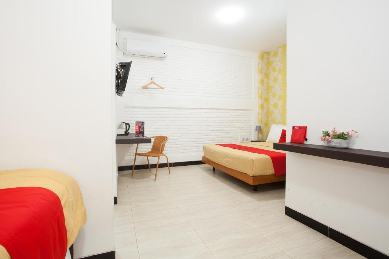 Reddoorz Near Museum Angkut Batu Hotel Batu  Bagian luar foto
