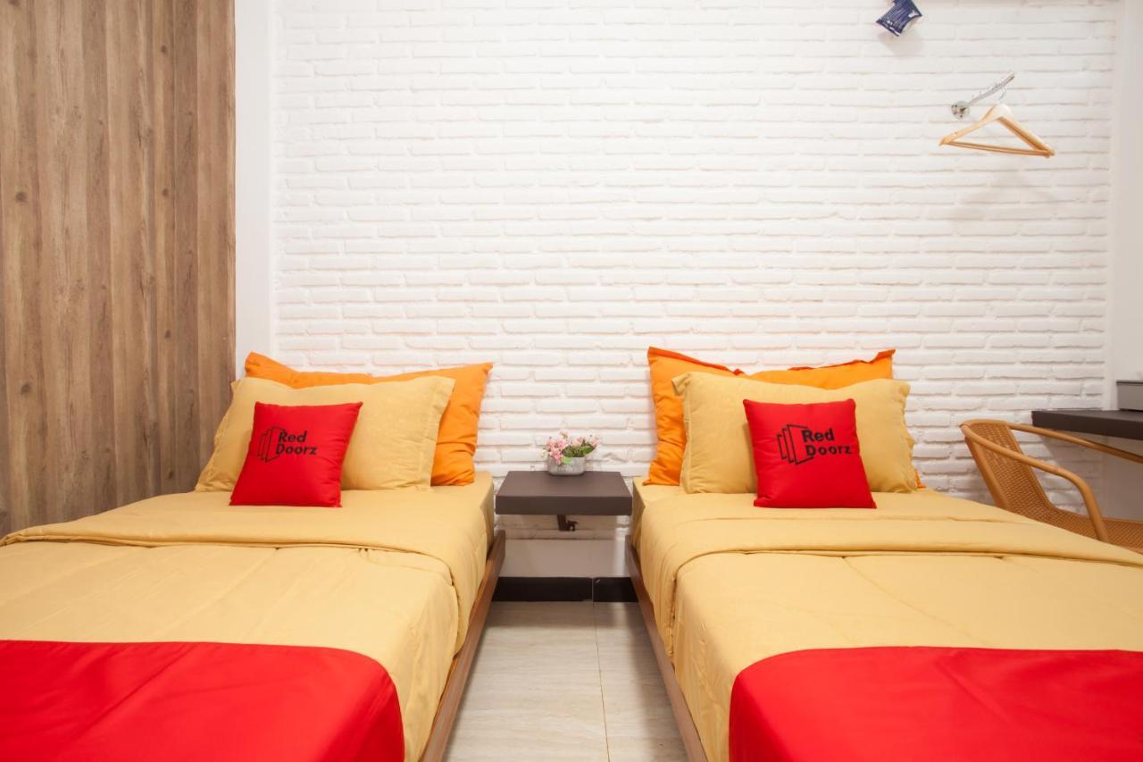 Reddoorz Near Museum Angkut Batu Hotel Batu  Bagian luar foto