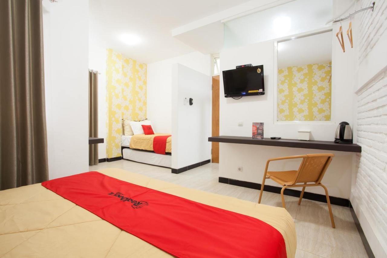 Reddoorz Near Museum Angkut Batu Hotel Batu  Bagian luar foto